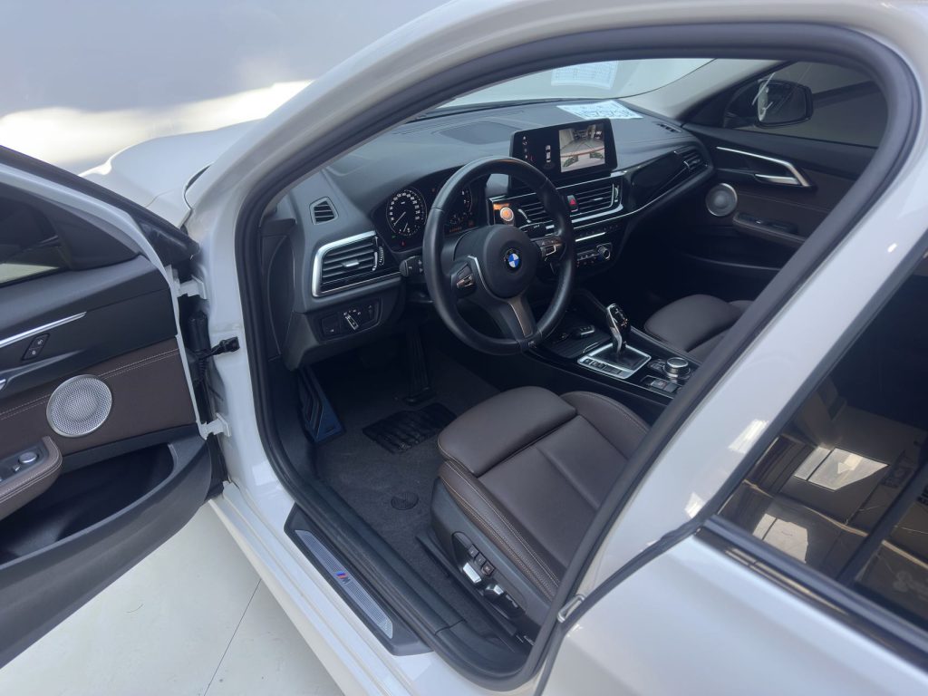 BMW 1 серии 2022 года 120i M Sport Night Edition - Huishida Trading