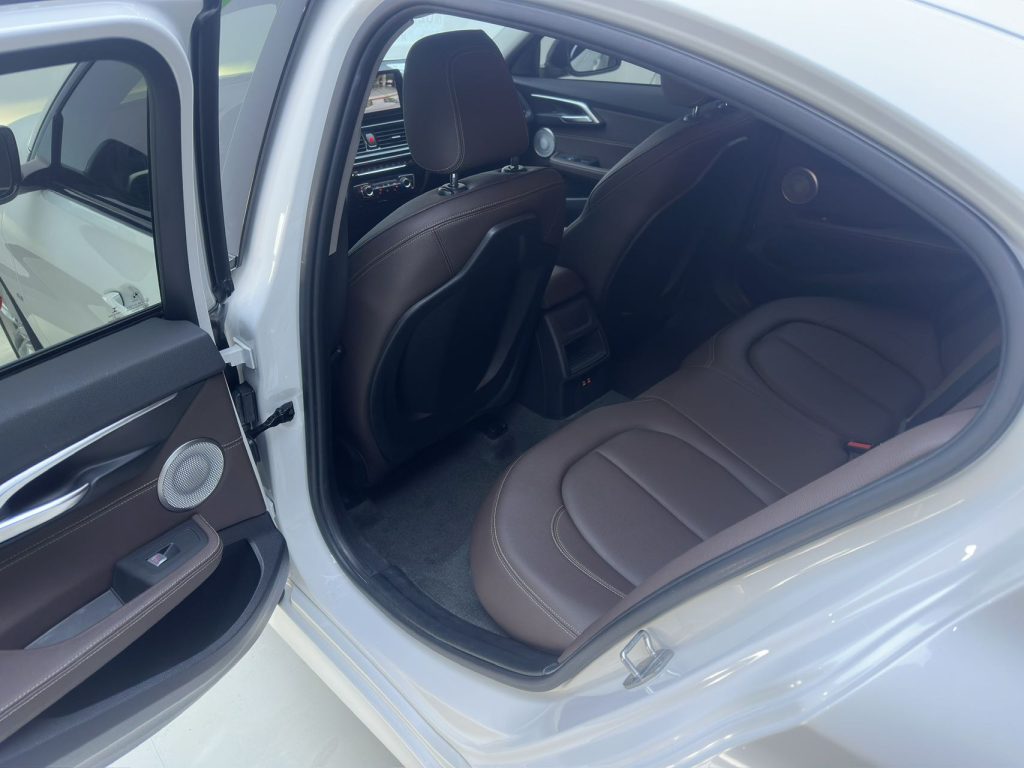 BMW 1 серии 2022 года 120i M Sport Night Edition - Huishida Trading