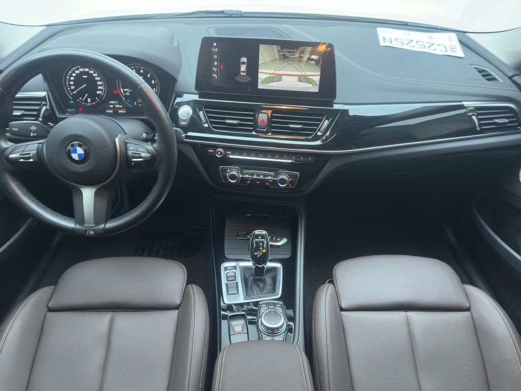 BMW 1 серии 2022 года 120i M Sport Night Edition - Huishida Trading