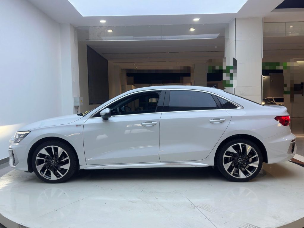 Audi A3 2022 года A3L Limousine 35 TFSI Sportline - Huishida Trading