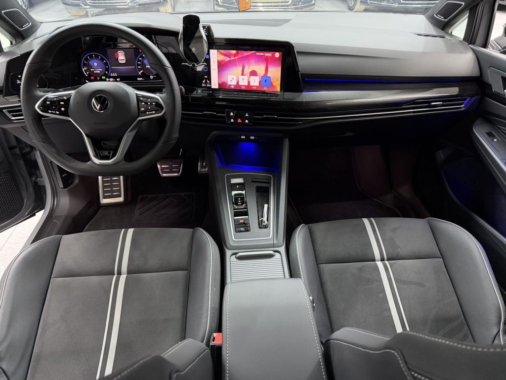 Volkswagen Golf 2023 Facelift 280TSI DSG R-Line - Huishida Trading