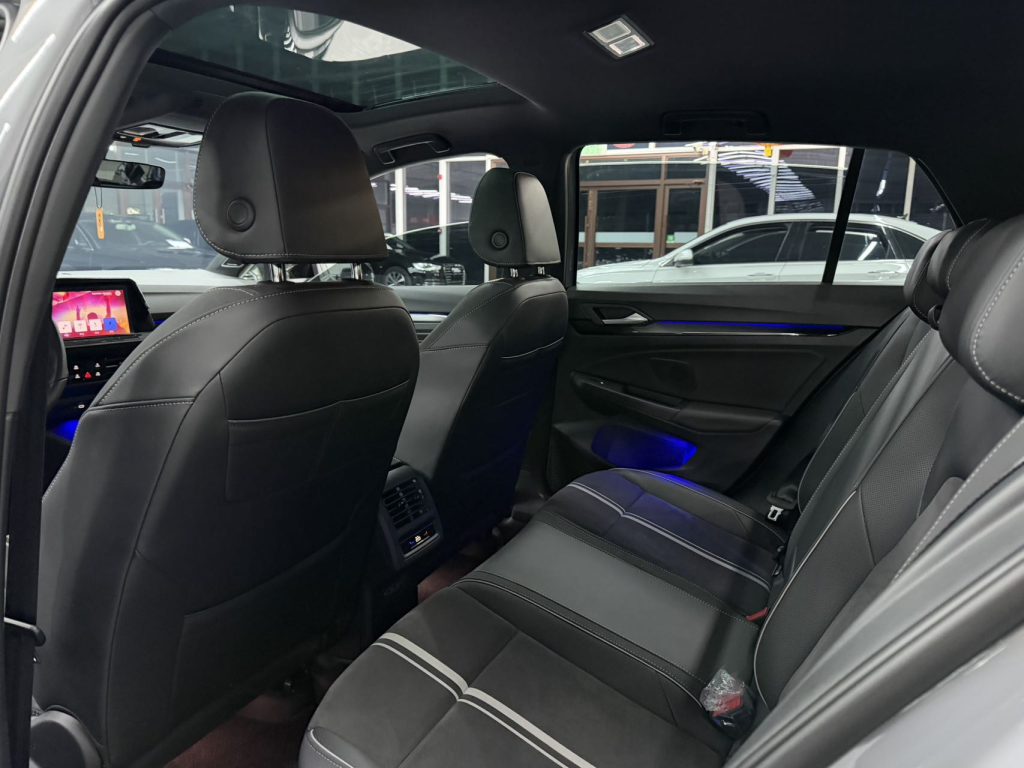 Volkswagen Golf 2023 Facelift 280TSI DSG R-Line - Huishida Trading