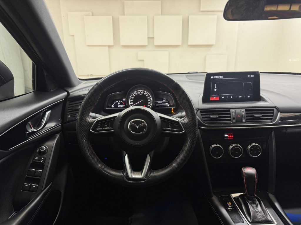 Mazda CX-4 2021 года 2,0 л Автоматическая коробка передач Передний привод Skyactiv Dynamic Edition - Huishida Trading