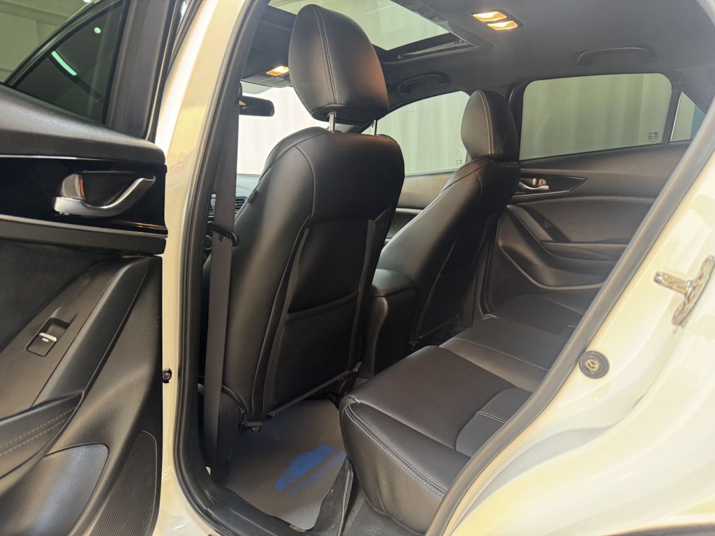 Mazda CX-4 2021 года 2,0 л Автоматическая коробка передач Передний привод Skyactiv Dynamic Edition - Huishida Trading