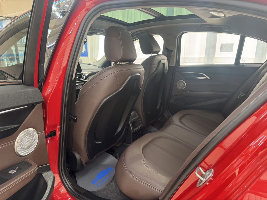 BMW 1 серии 2021 года с обновленным дизайном 120i M Sport Edition - Huishida Trading