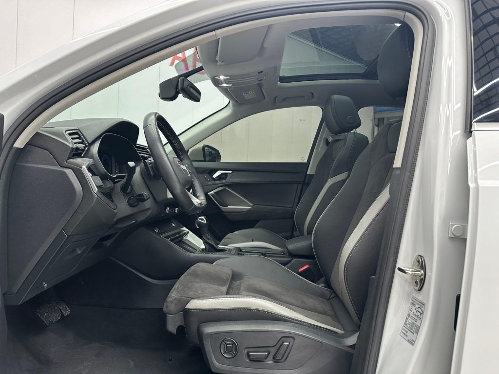 Audi Q3 2022 Model 35 TFSI Sportline - Huishida Trading