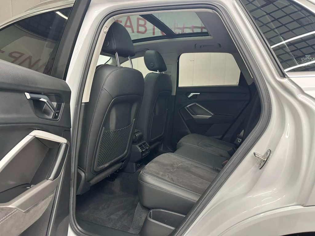 Audi Q3 2022 Model 35 TFSI Sportline - Huishida Trading