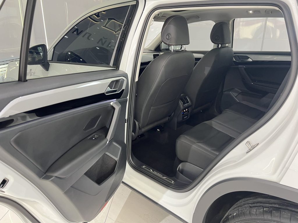 Volkswagen TAYRON 2022 280TSI Двухколесный привод Luxury Smart Connect Edition - Huishida Trading