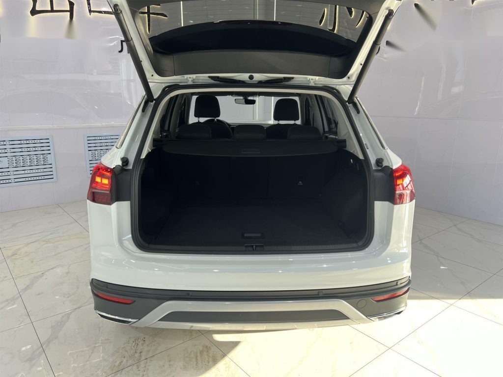 Volkswagen TAYRON 2022 280TSI Двухколесный привод Luxury Smart Connect Edition - Huishida Trading