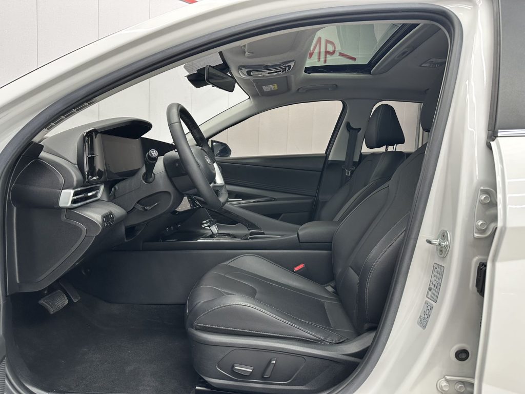 Hyundai Elantra 2022 Model 1.5L CVT LUX Premium Edition - Huishida Trading