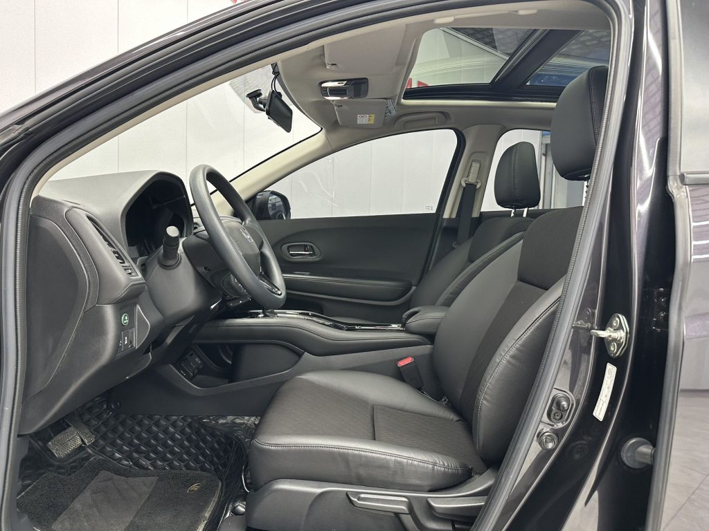 Honda Vezel 2022 1,5 л CVT Phantom Night Pioneer Edition - Huishida Trading