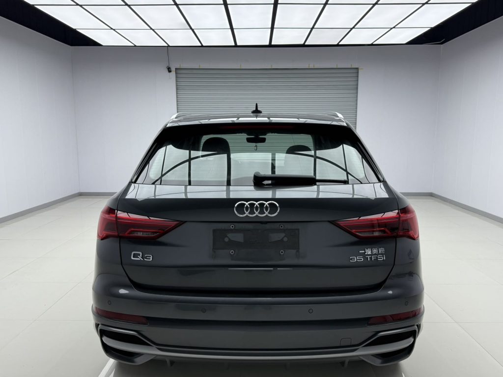 Audi Q3 2023 35 TFSI Sportline (1.4T) - Huishida Trading