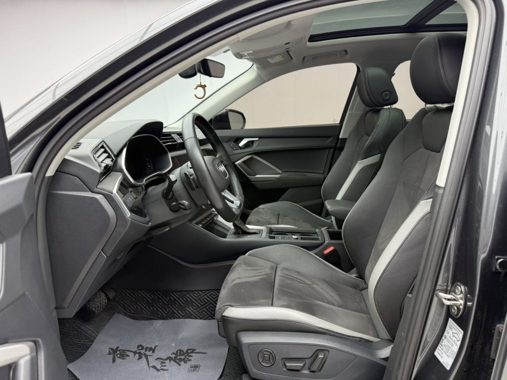 Audi Q3 2023 35 TFSI Sportline (1.4T) - Huishida Trading