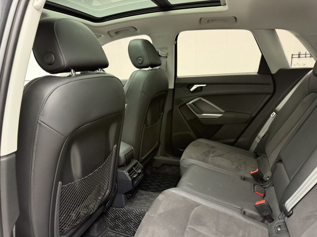 Audi Q3 2023 35 TFSI Sportline (1.4T) - Huishida Trading