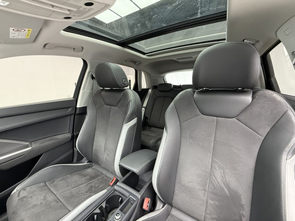 Audi Q3 2023 35 TFSI Sportline (1.4T) - Huishida Trading