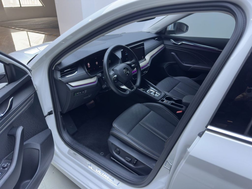 ŠKODA Octavia 2022 PRO TSI280 Luxury Edition - Huishida Trading