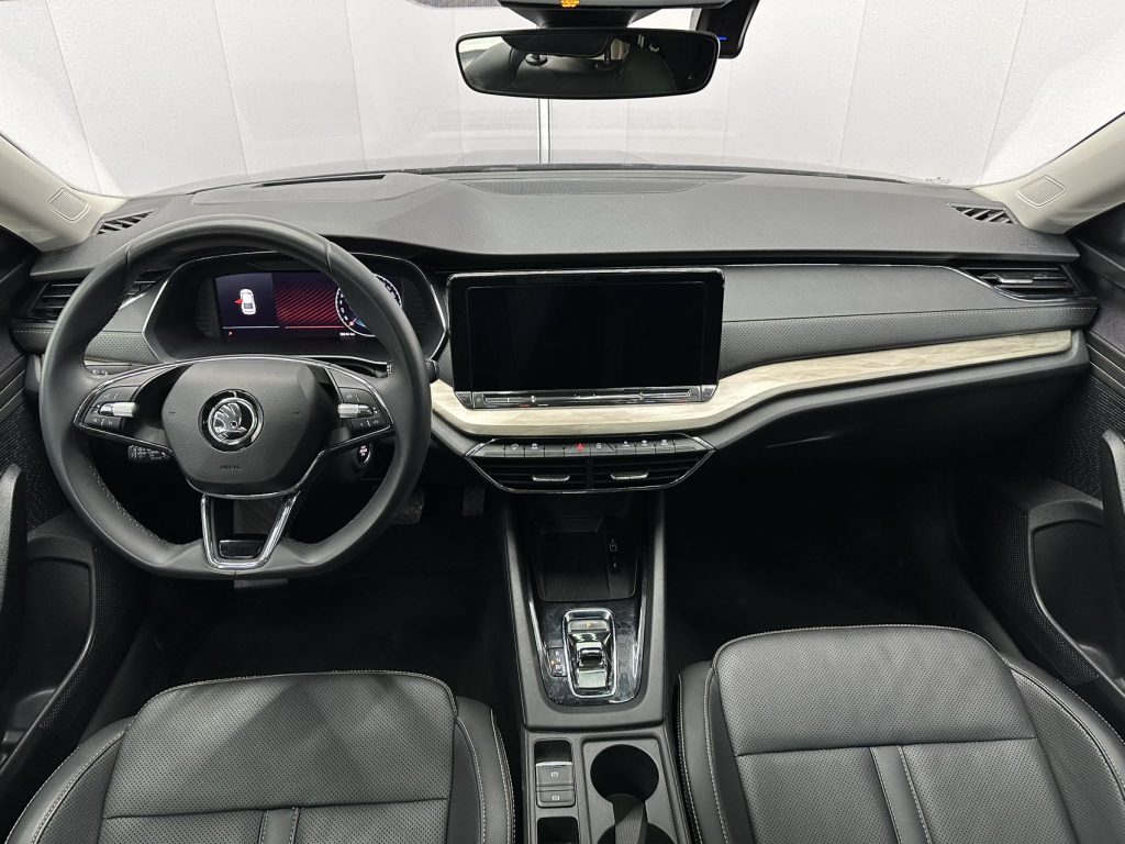 Škoda Octavia 2021 PRO TSI280 DSG Prestige Edition - Huishida Trading