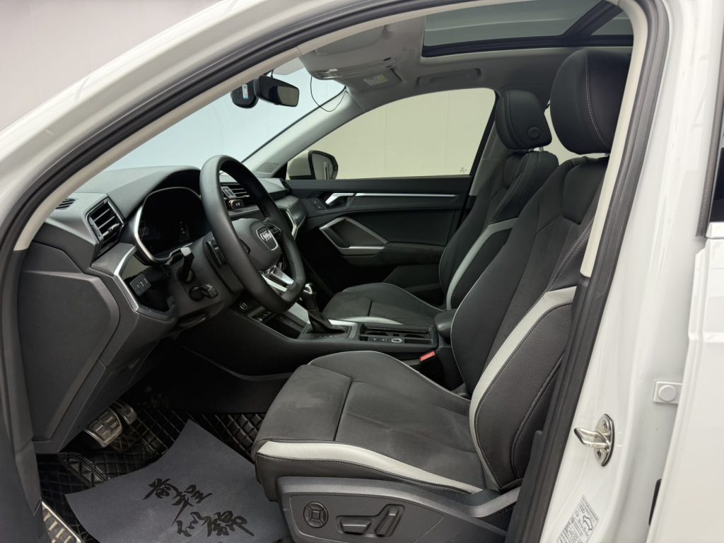 Audi Q3 2023 35 TFSI Sportline (1.4T) - Huishida Trading