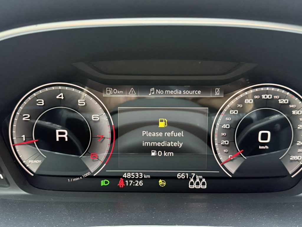 Audi Q3 2023 35 TFSI Sportline (1.4T) - Huishida Trading