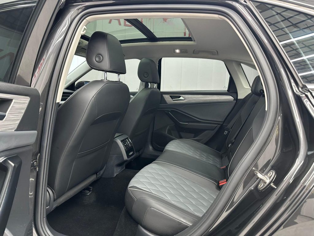 Volkswagen 2023 года 280TSI DSG Superior Edition - Huishida Trading