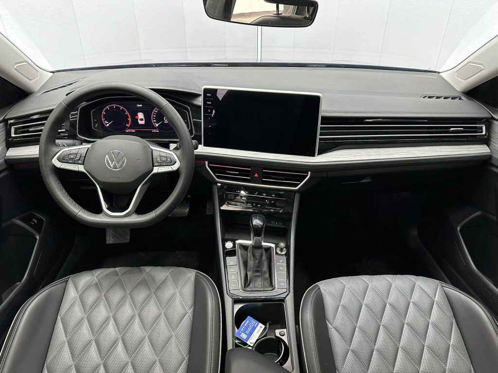 Volkswagen 2023 года 280TSI DSG Superior Edition - Huishida Trading