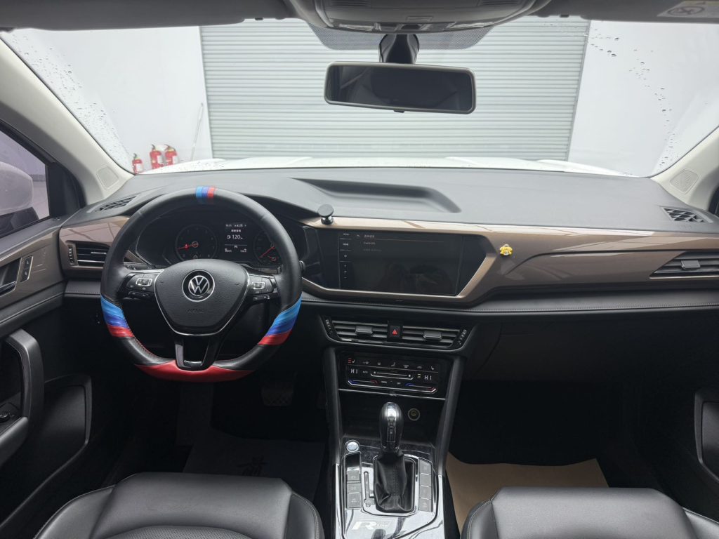 Volkswagen Tharu 2021 280TSI Two-Wheel Drive Luxury Edition PLUS - Huishida Trading