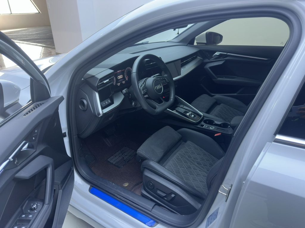 Audi A3 2021 Sportback 35 TFSI Luxury Sport Edition - Huishida Trading