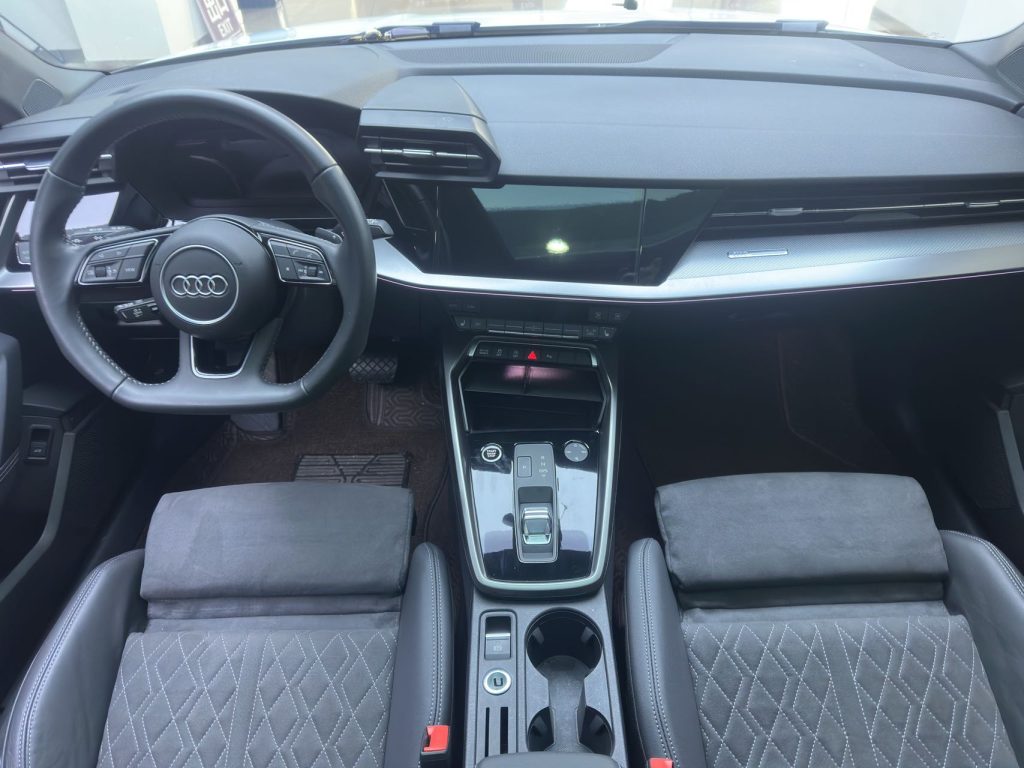 Audi A3 2021 Sportback 35 TFSI Luxury Sport Edition - Huishida Trading