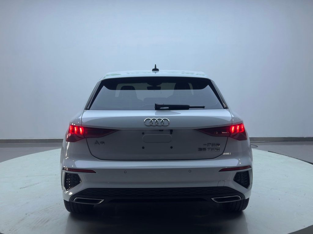 Audi A3 2021 Sportback 35 TFSI Luxury Sport Edition - Huishida Trading