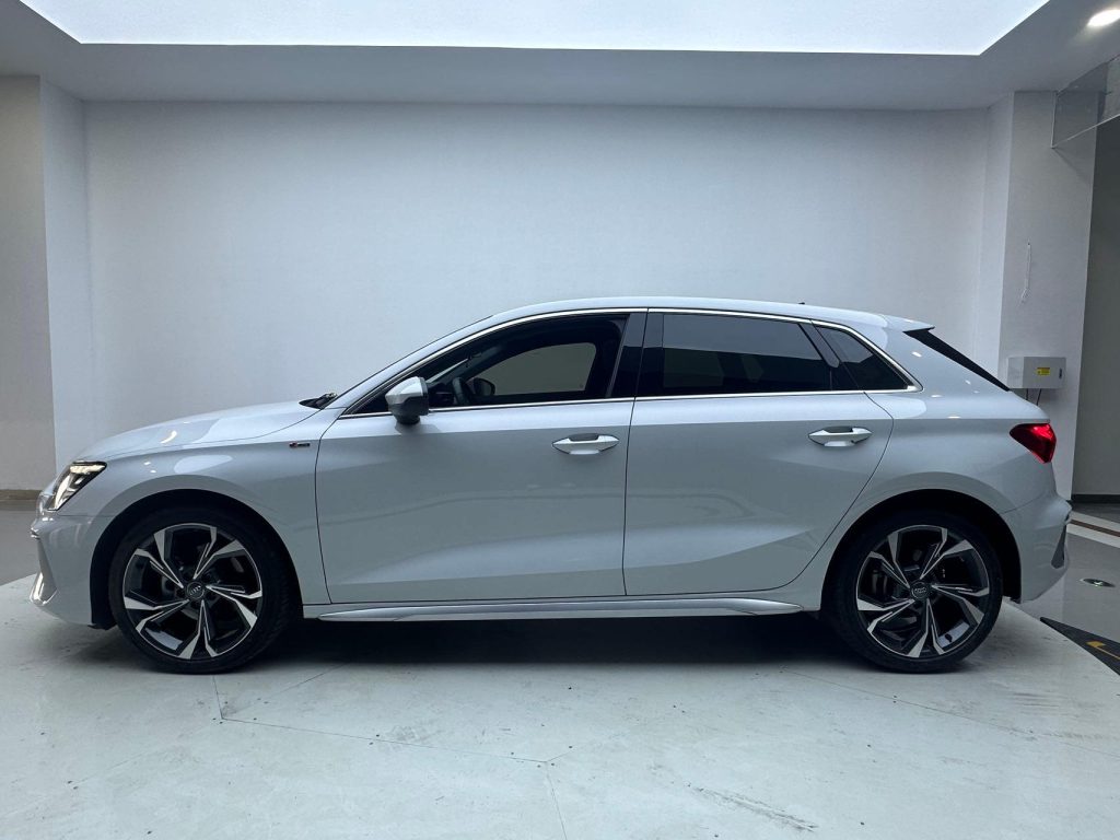 Audi A3 2021 Sportback 35 TFSI Luxury Sport Edition - Huishida Trading
