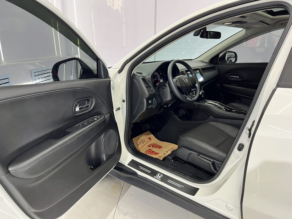 Honda Vezel 2020 220 TURBO CVT Luxury Edition - Huishida Trading