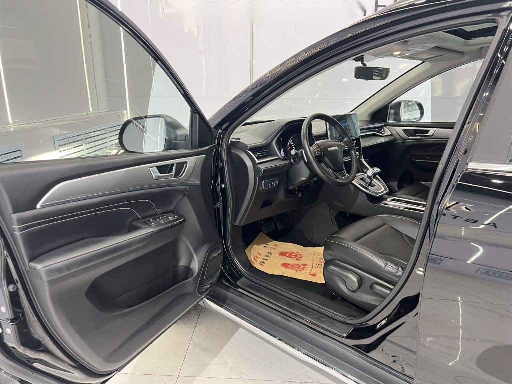 Haval M6 2021 Model PLUS 1.5T DCT Luxury Smart Connect Edition - Huishida Trading