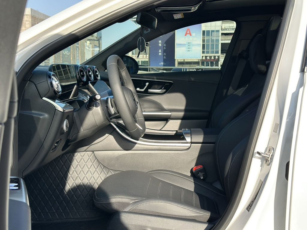 Mercedes-Benz C-CLASS 2024 C260L Sport Edition - Huishida Trading