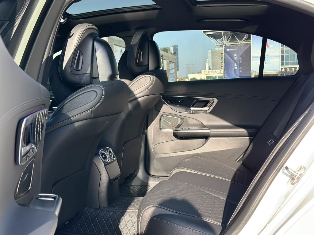 Mercedes-Benz C-CLASS 2024 C260L Sport Edition - Huishida Trading