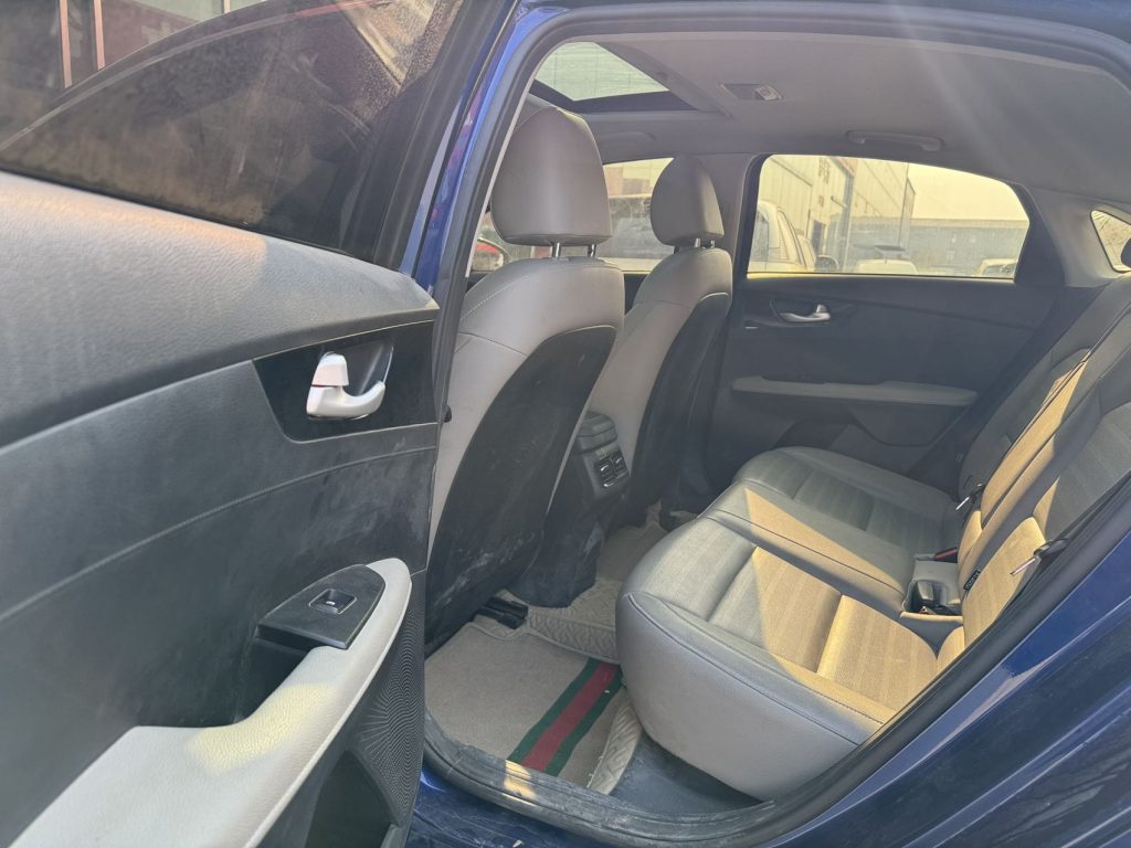 Kia K3 2023 1,5 л CVT Premium Edition - Huishida Trading