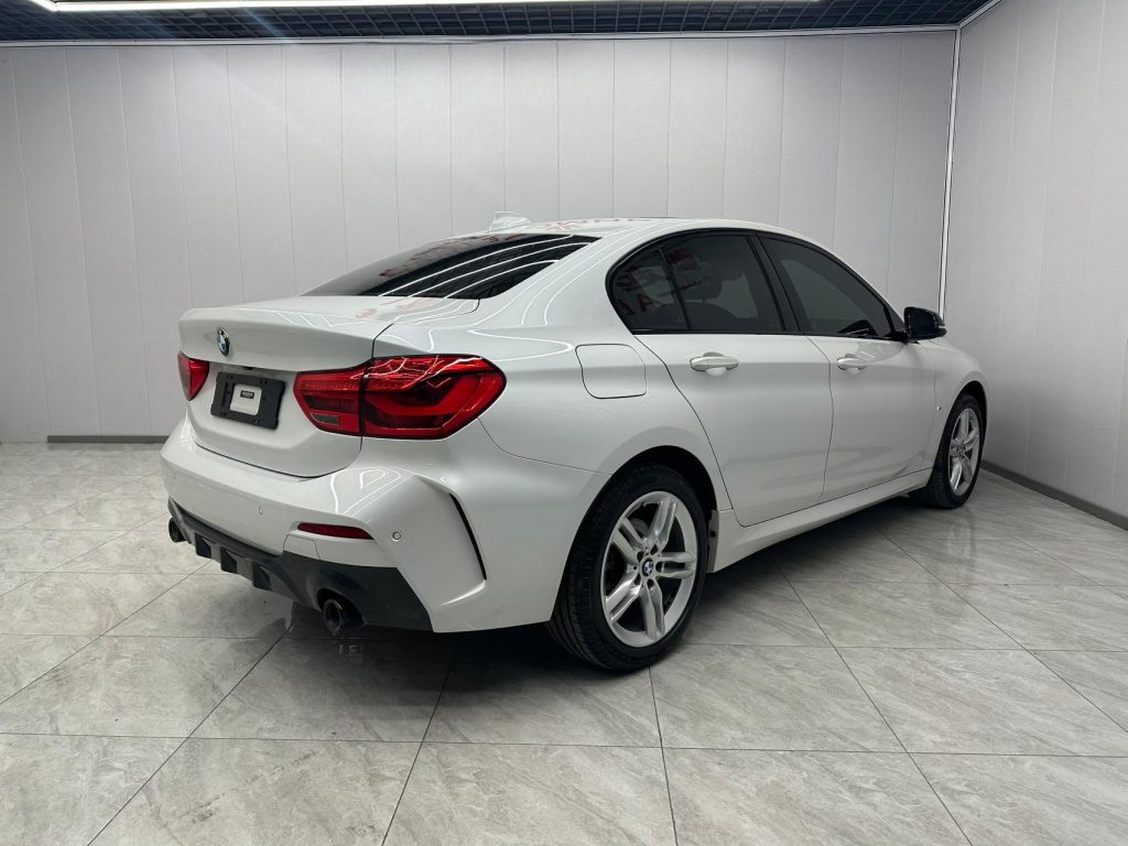 BMW 1 серии 2021 Facelift 120i M Sport Night Edition - Huishida Trading