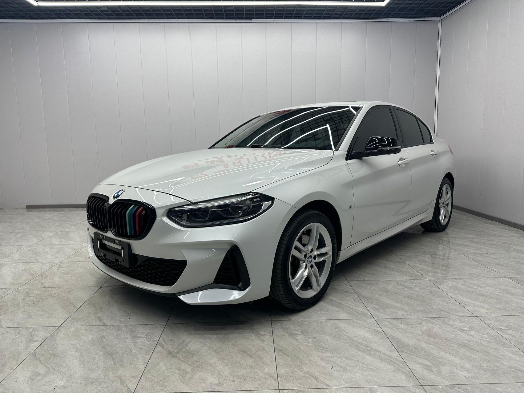 BMW 1 серии  2021 Facelift  120i M Sport Night Edition