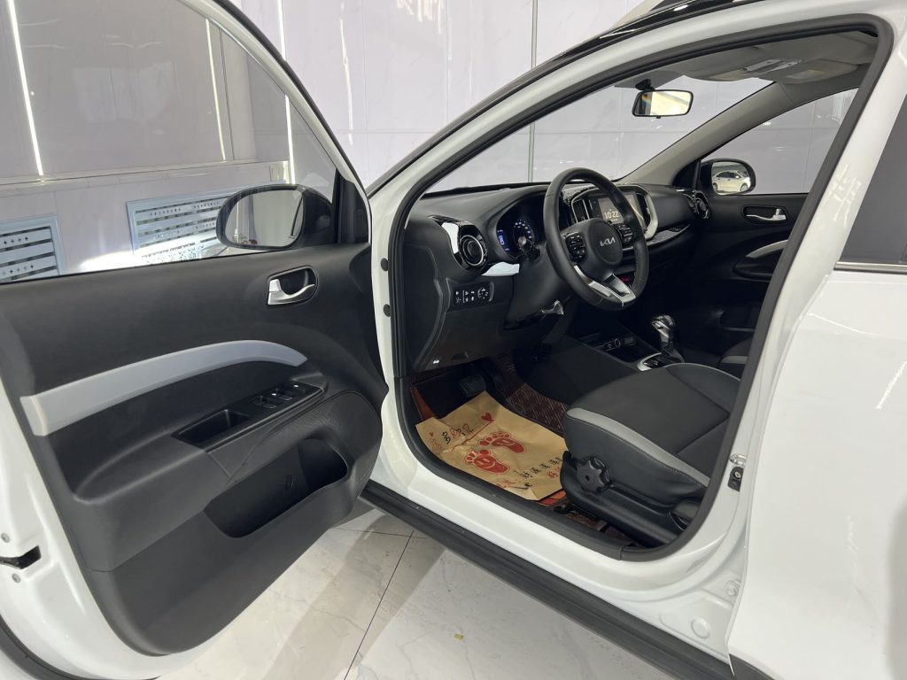 Kia KX3 2021 1,4 л CVT Sunroof Edition - Huishida Trading