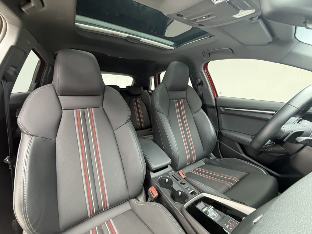 Audi A3 2022 Sportback 35 TFSI Fashion Sport Edition - Huishida Trading