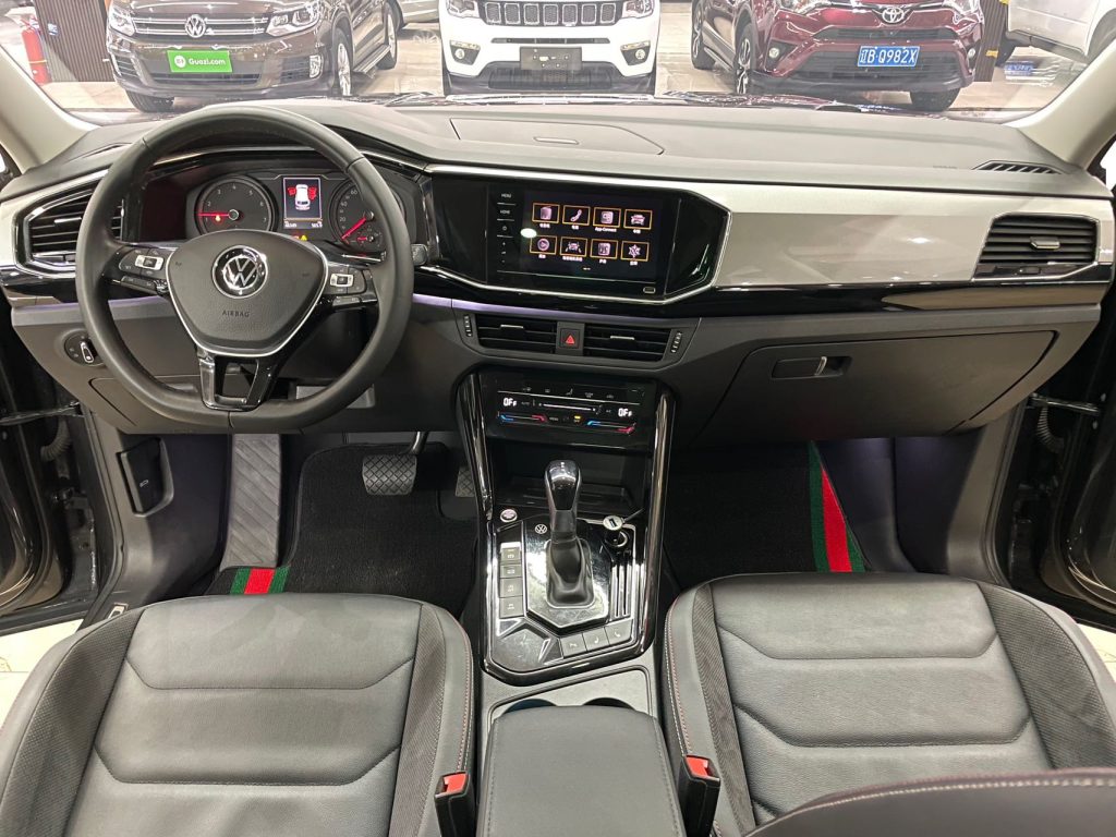 Volkswagen TAYRON 2022 280TSI с двухколесным приводом, версия Luxury Smart Connect - Huishida Trading