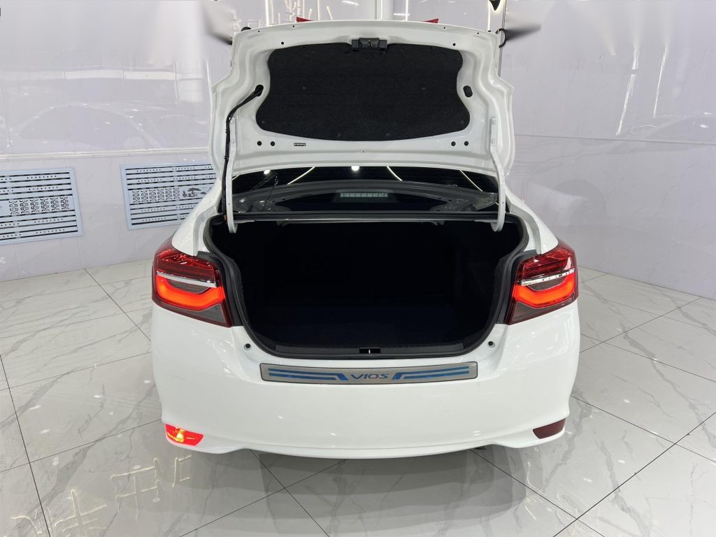 Toyota Vios Модель 2022 года, 1,5 л, юбилейная версия 20-летия - Huishida Trading