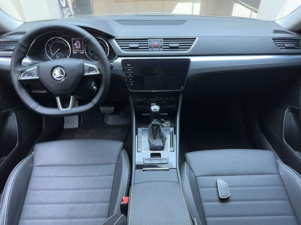 Škoda Superb 2021 TSI280 DSG Comfort Edition - Huishida Trading