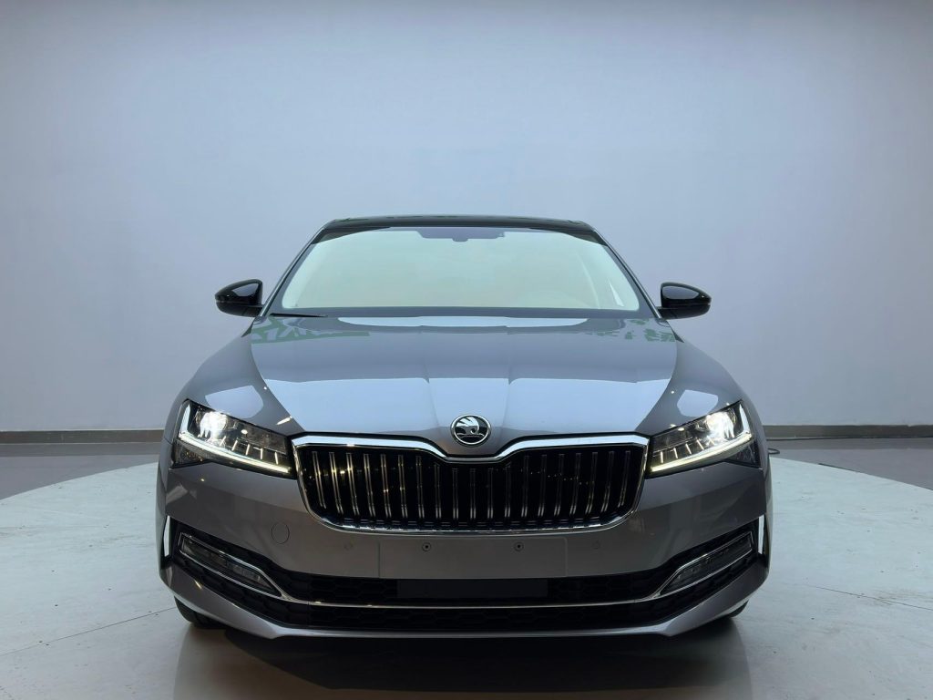 Škoda Superb 2021 TSI280 DSG Comfort Edition - Huishida Trading