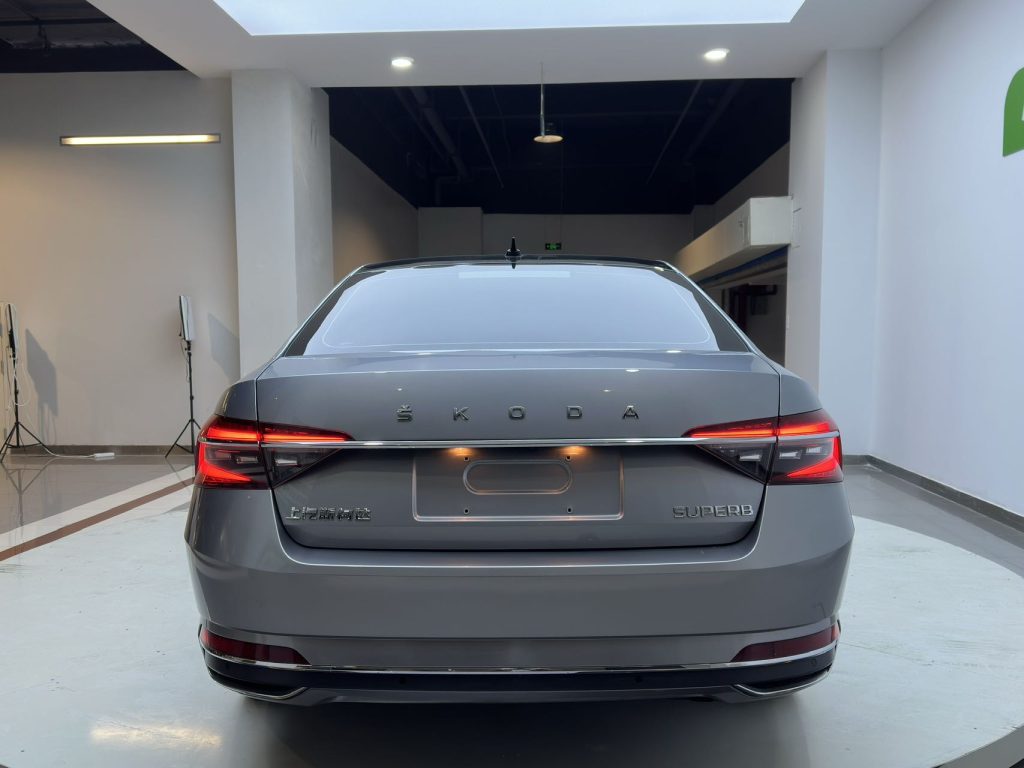 Škoda Superb 2021 TSI280 DSG Comfort Edition - Huishida Trading