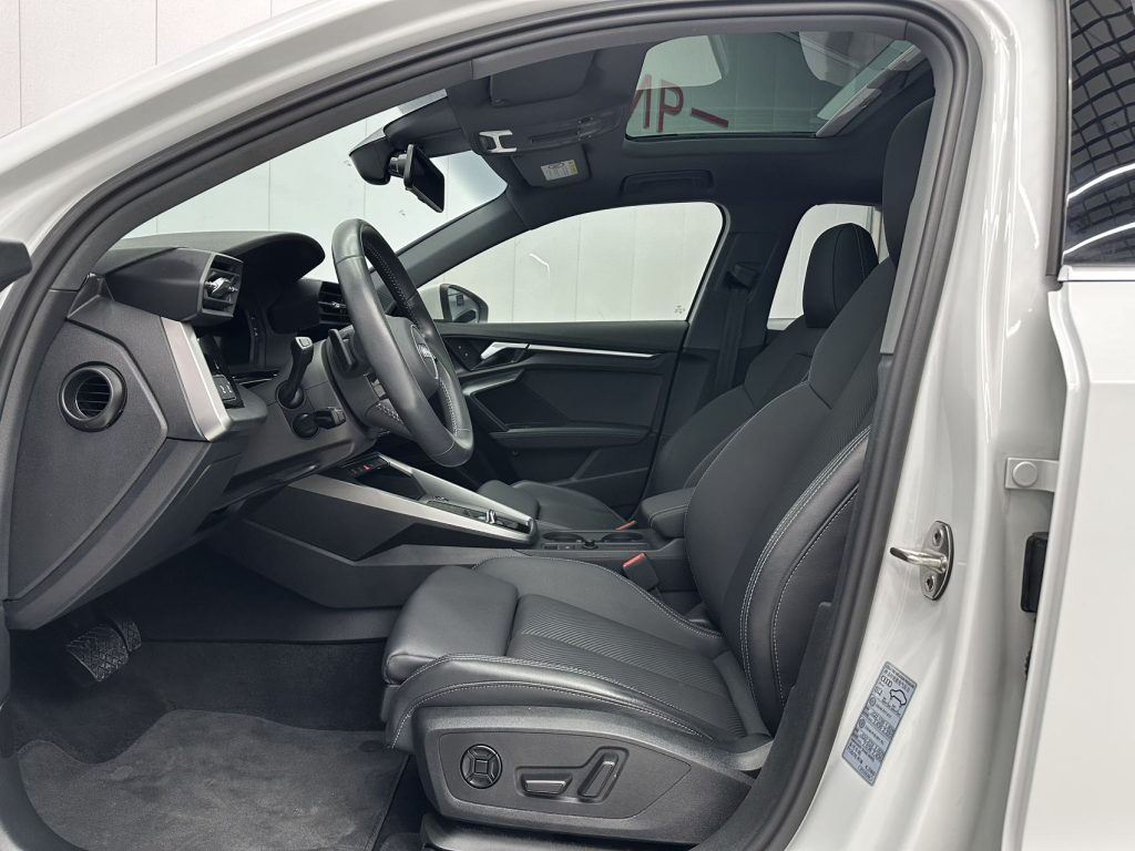 Audi A3 2022 A3L Limousine 35 TFSI Style and Elegance Edition - Huishida Trading