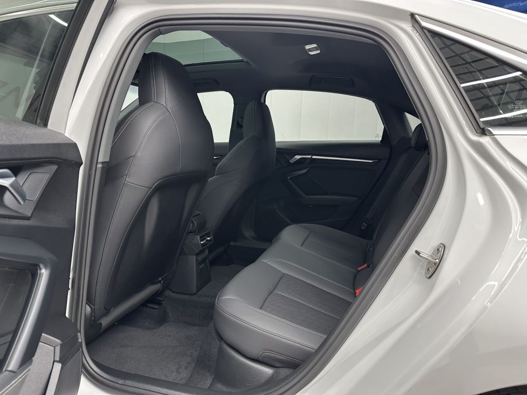 Audi A3 2022 A3L Limousine 35 TFSI Style and Elegance Edition - Huishida Trading