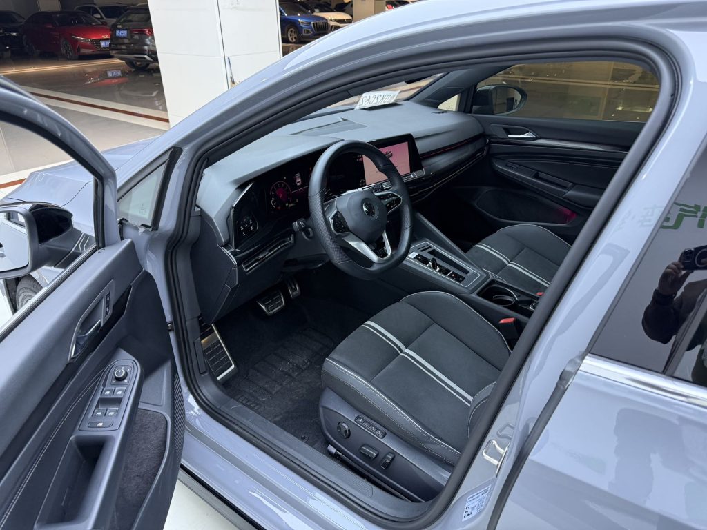 Volkswagen Golf 2021 года 280TSI DSG R-Line - Huishida Trading