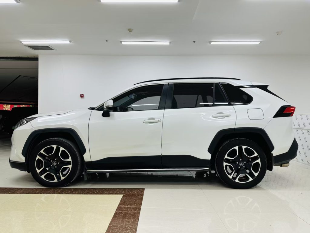 Toyota RAV4 2022 2.0L CVT 4WD Premium Edition - Huishida Trading