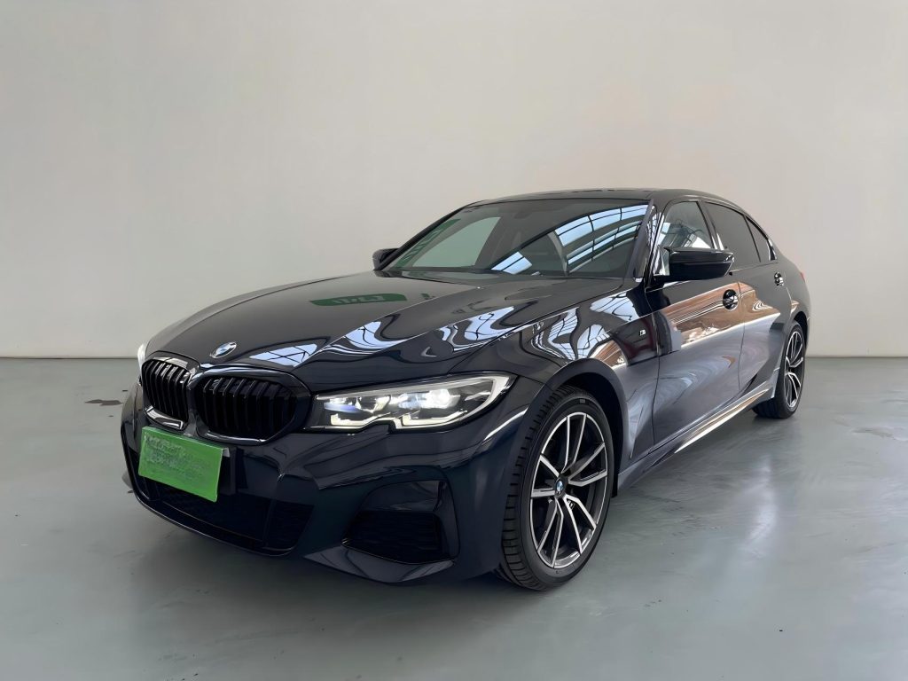 BMW 3 серии, 2022 года с обновленным дизайном, 320Li M Sport Package - Huishida Trading