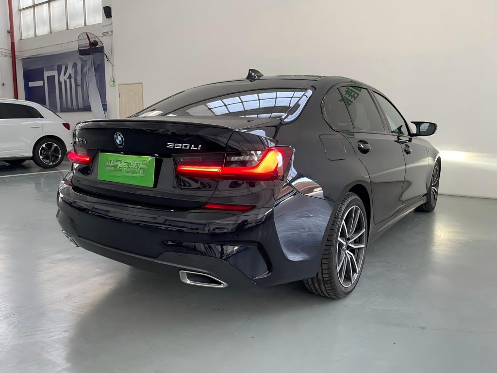 BMW 3 серии, 2022 года с обновленным дизайном, 320Li M Sport Package - Huishida Trading